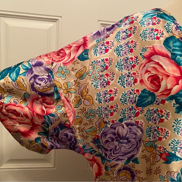 Adonna Gown & Robe - Picture 5 of 15